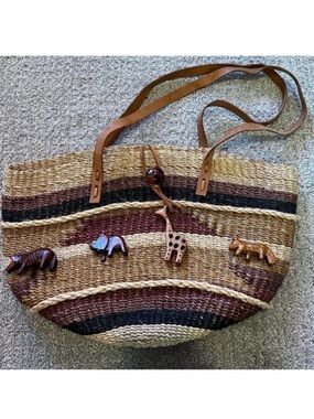Toni Handmade? Woven Straw Tote Bag African Safari Animal Wood Carvings Giraffe